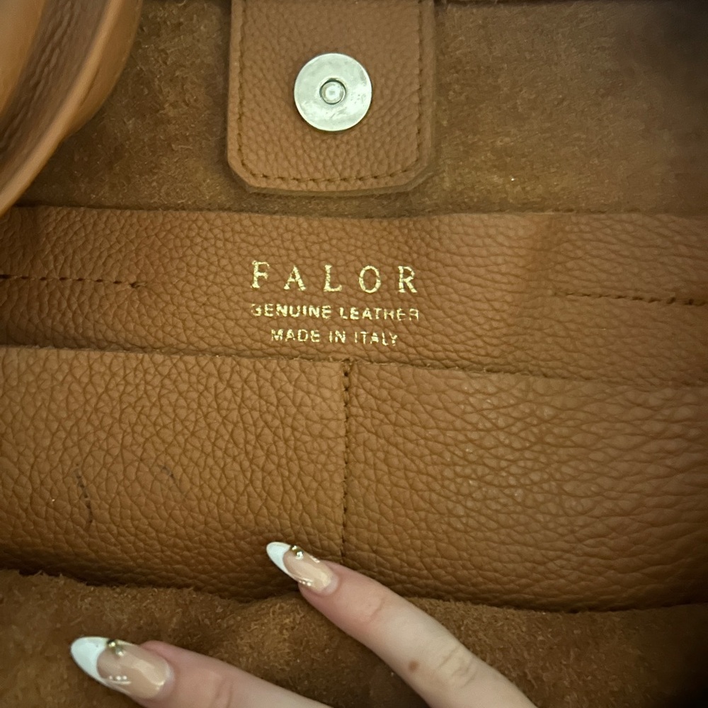 Falor Women's Tan Leather Shoulder Bag